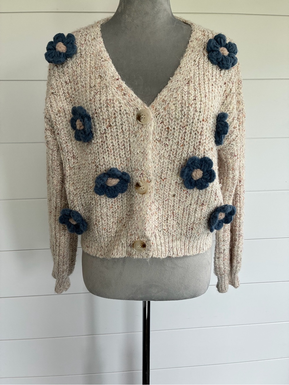 Luna Ivy chunky knit cardigan w/ 3D Flowers Sz S NWOT/0348